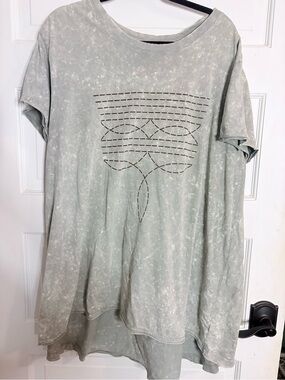 Oversized western tee